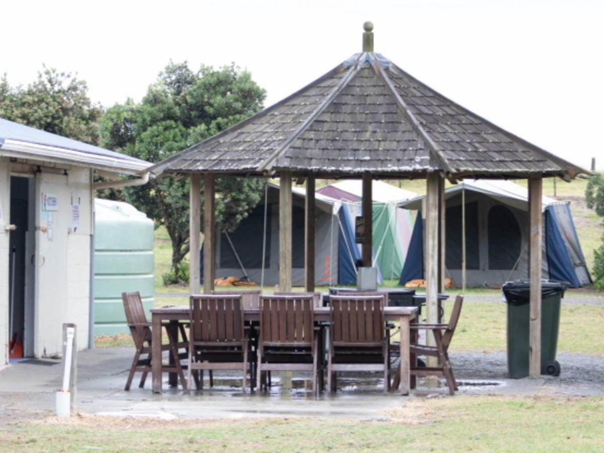 Mahia Motel And Holiday Park Luaran gambar